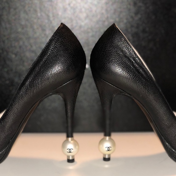 CHANEL Shoes - Authentic CHANEL Escarpins Platform Pumps